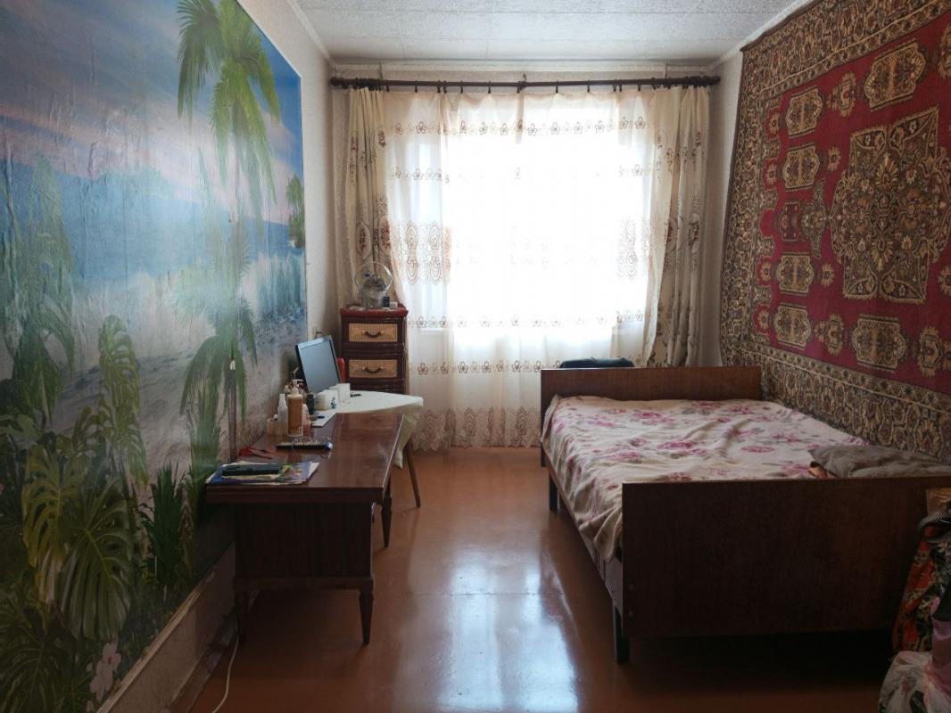 Продается двухкомнатная квартира по адресу г. - Новотроицк