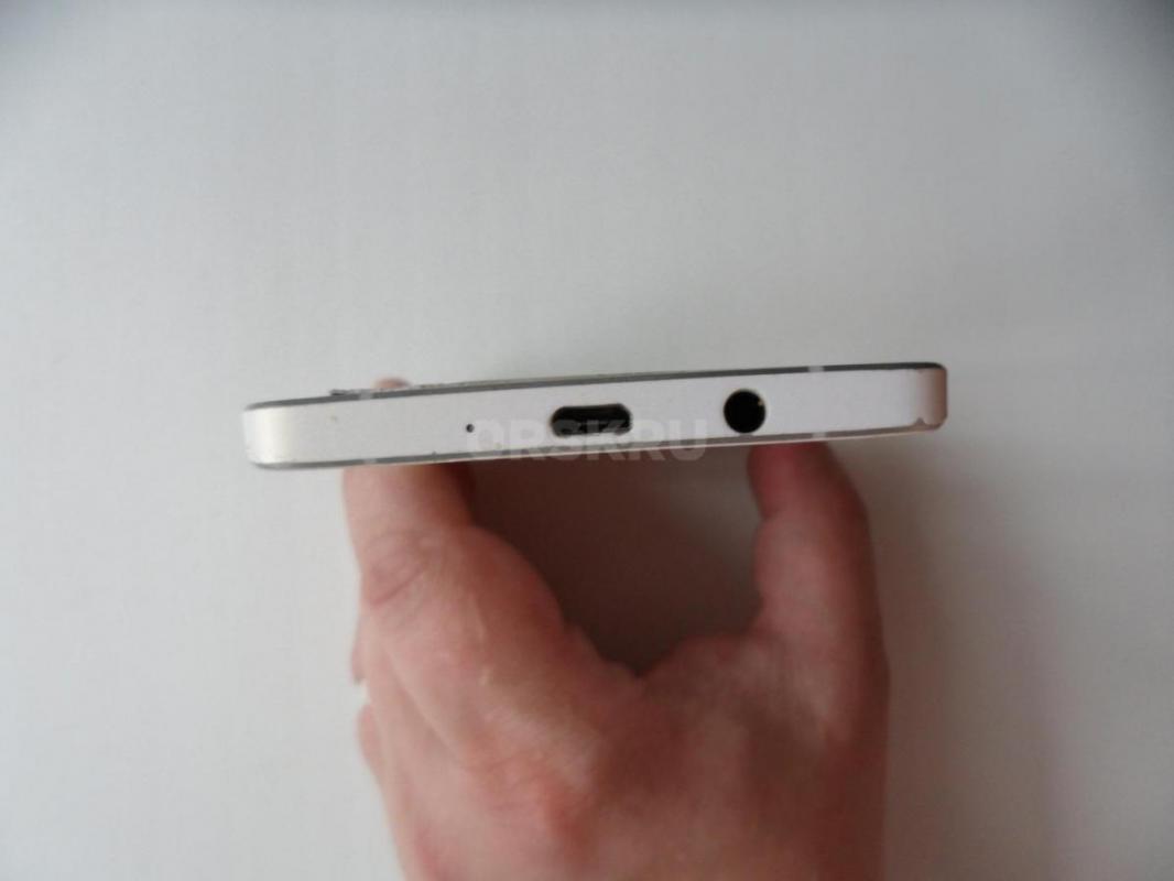 Смартфон Samsung SM-A500F/DS под восстановление. - Новотроицк