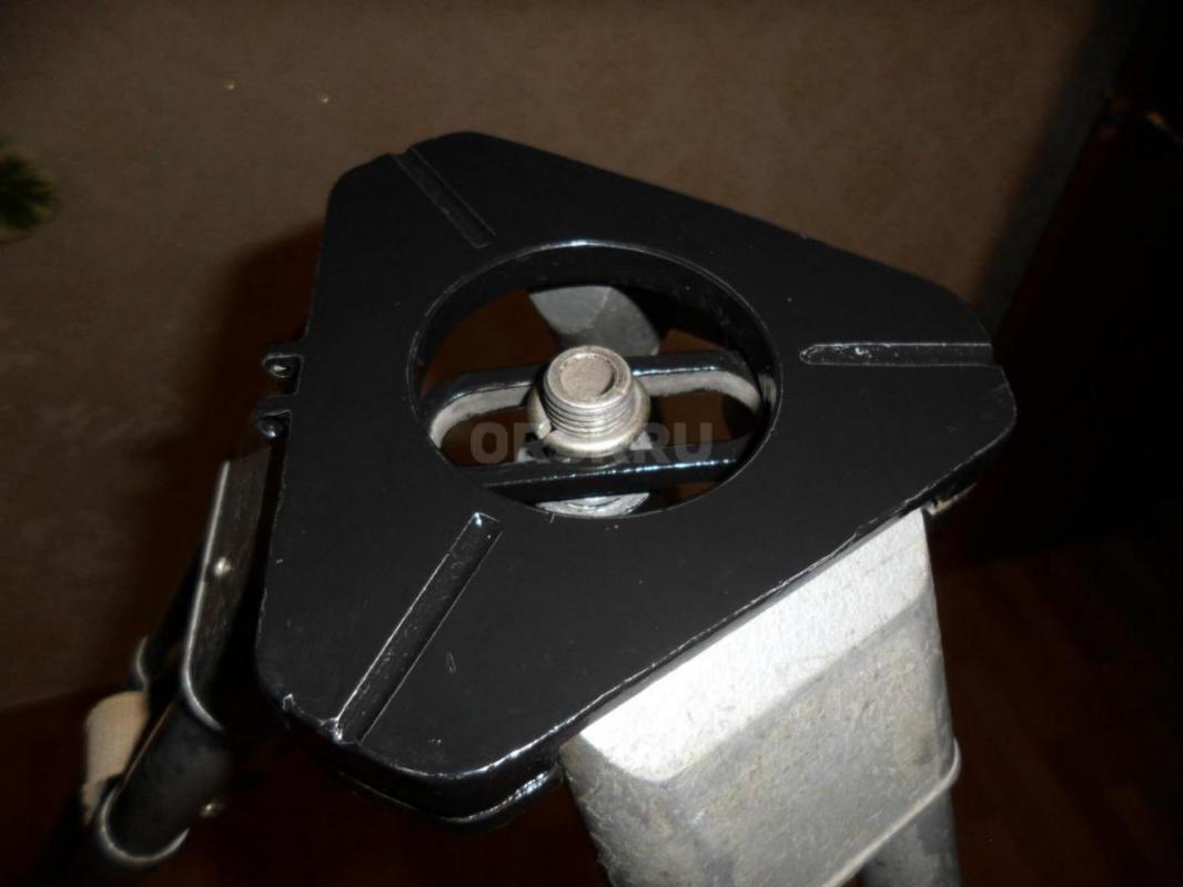 Тренога металлическая для нивелира, теодолита СССР. - Новотроицк