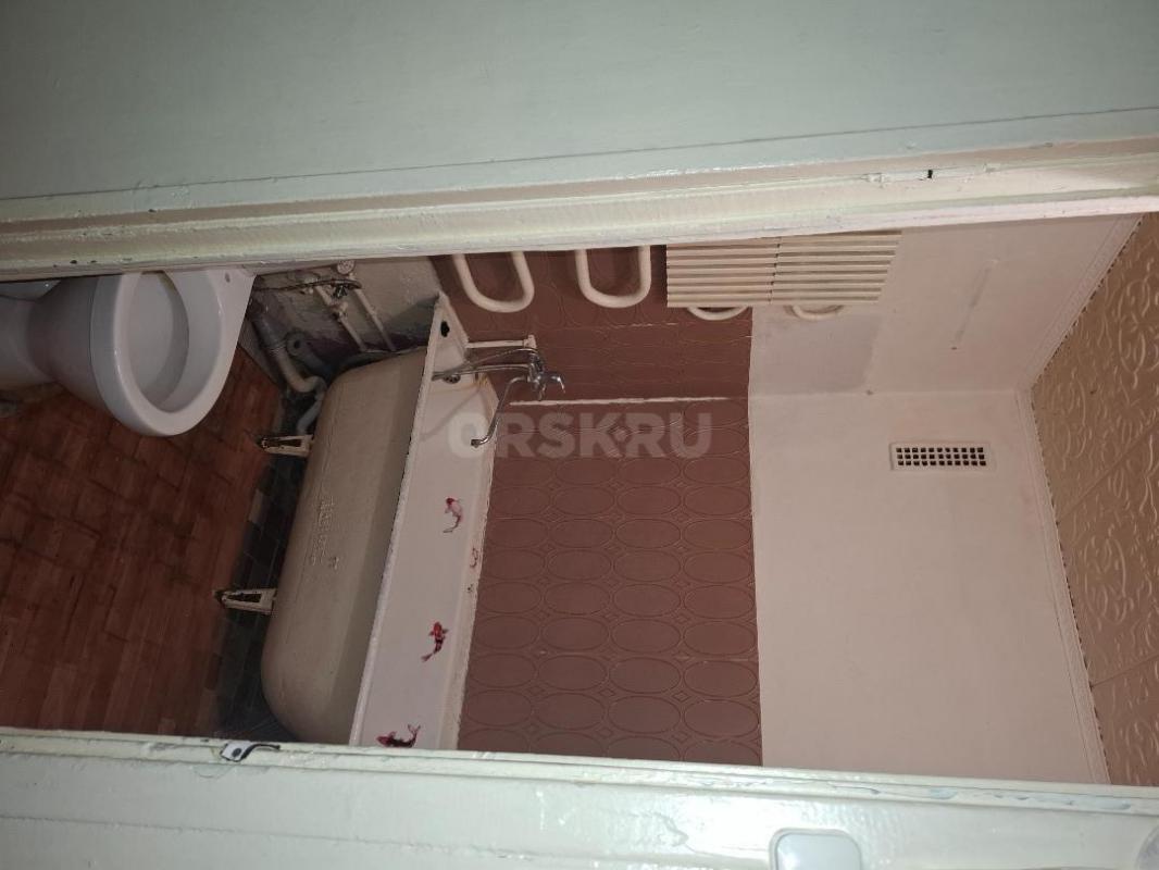 Сдам однокомнатную квартиру в центре,15т.р.+ ку. - Орск