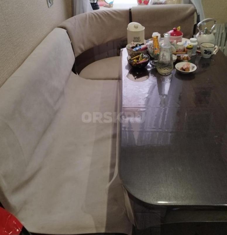 Продам СКАМЬЯ УГЛОВАЯ с мягким сиденьем (без стола):
155 см*110 см. - Орск