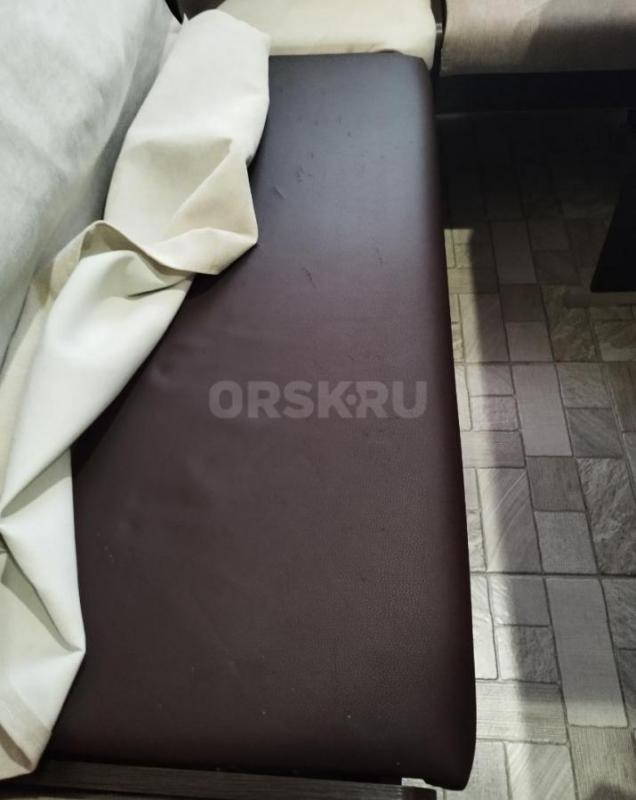 Продам СКАМЬЯ УГЛОВАЯ с мягким сиденьем (без стола):
155 см*110 см. - Орск
