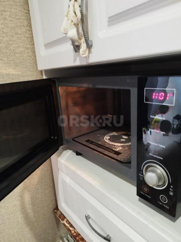 Продам микроволновую печь LERAN с сенсорным управлением. - Орск