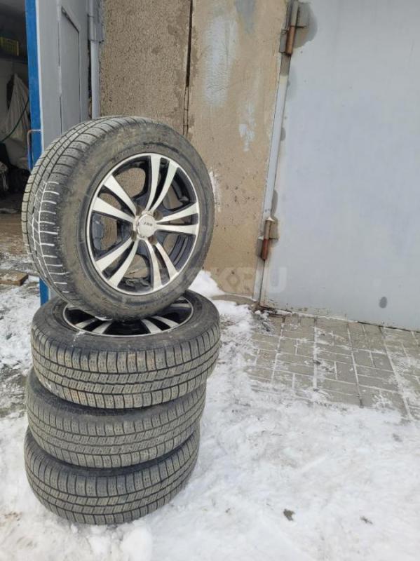 продам летние шины на литых дисках р 14 диски ровные покупал для себя стояли на приоре - Орск