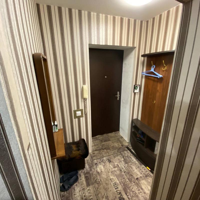 Продается очень теплая и тихая квартира в кирпичном доме,после свежего косметического ремонта, стены - Новотроицк