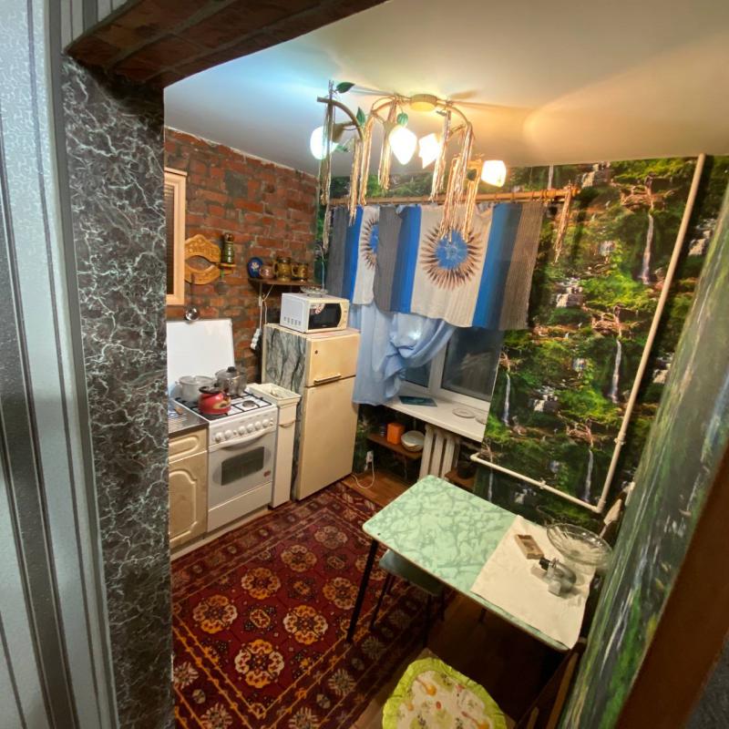 Продается очень теплая и тихая квартира в кирпичном доме,после свежего косметического ремонта, стены - Новотроицк