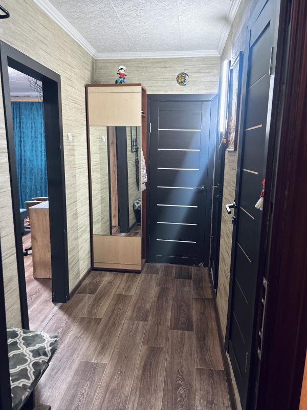 Продается уютная однокомнатная квартира с хорошим ремонтом на пятом этаже девятиэтажного панельного - Новотроицк