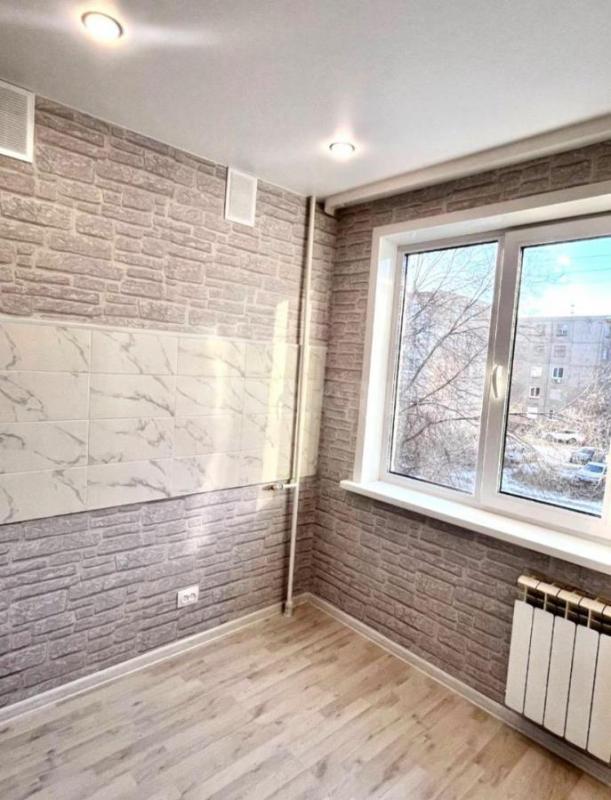 Продается уютная  2-х комнатная квартира  по адресу улица Короленко дом 132
Квартира расположена на - Орск