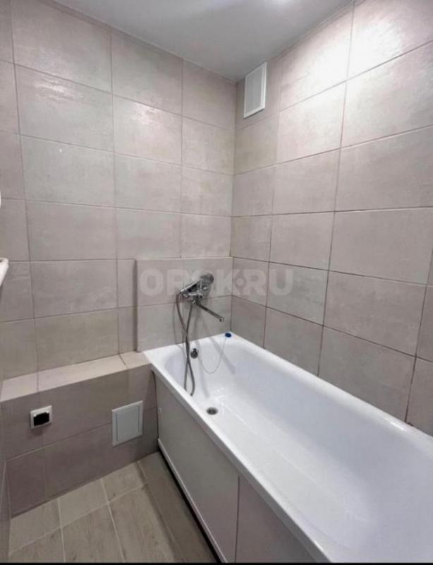 Продается уютная  2-х комнатная квартира  по адресу улица Короленко дом 132
Квартира расположена на - Орск