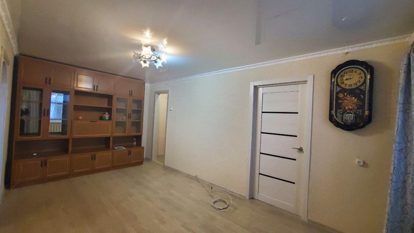 Продается светлая и теплая квартира общей площадью 43,8 кв. - Гай