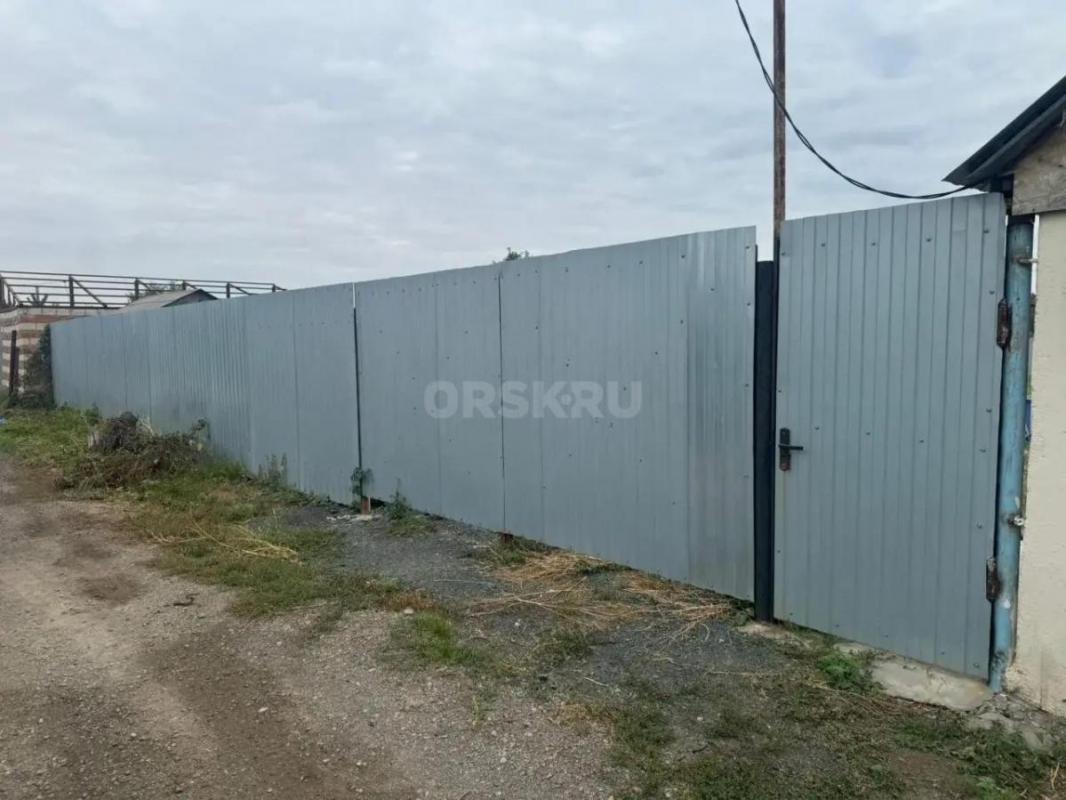 Продам Дачу по улице энергетиков 
Около Теплиц где выращивают цветы и продают 
Улица Энергетиков 1 - Орск