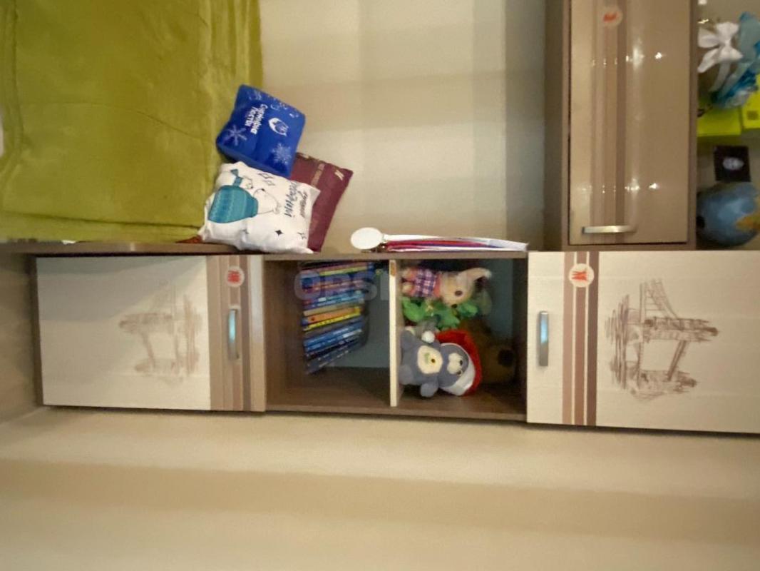 продам Стенку молодежная "Британия" с кроватью +стол письменный угловой 
высота с - Орск