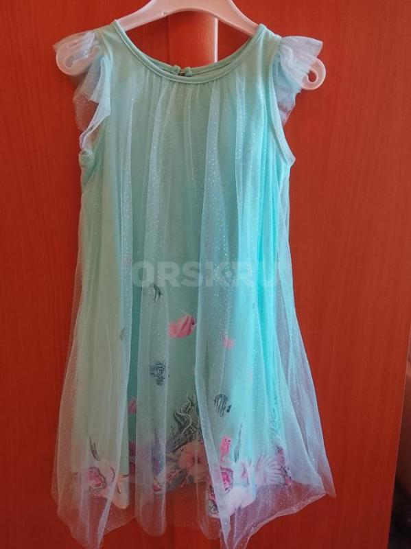 Продаются нарядные платья для девочки: сиреневое платье (размер 110 см) - 1200 рублей, платье со зве - Орск