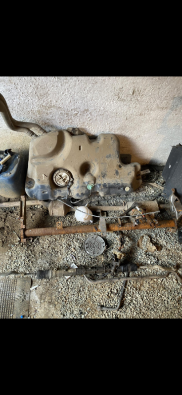 Продам запчасти на Рено Логан
В наличие двигатель 1.6 - 8 клапанная 
Кпп без нареканий 
Стартер - Орск
