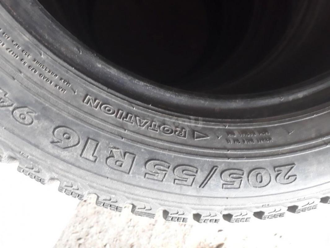 Комплект зимних шин Nokian 205/55 R16 , протектор живой, шипов нету, порезов нету, цена за комплект - Орск
