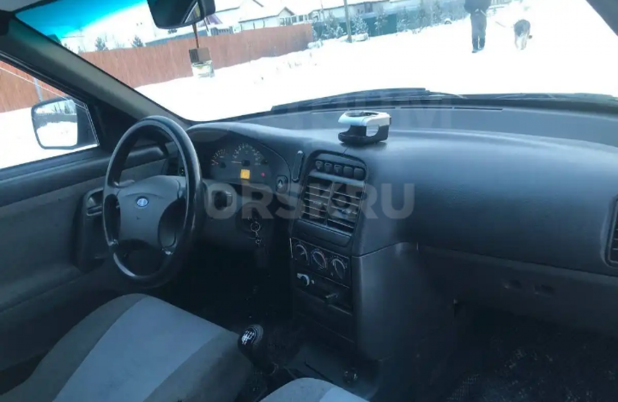 Продаю автомобиль в отличном состоянии с документами всё в порядке машина не битая не крашена очень - Орск