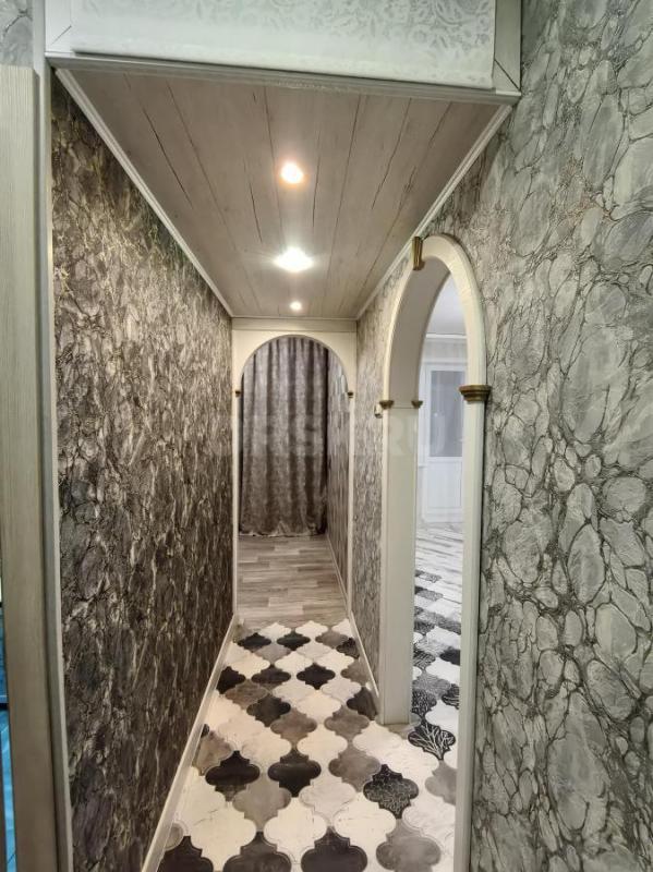 СРОЧНО В ЦЕНТРЕ ГОРОДА
Продается двухкомнатная квартира в пятиэтажном доме на пятом этаже. - Орск