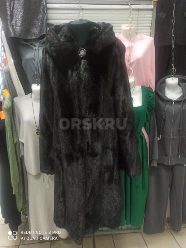 Продам норковую шубу новая цельная - Орск