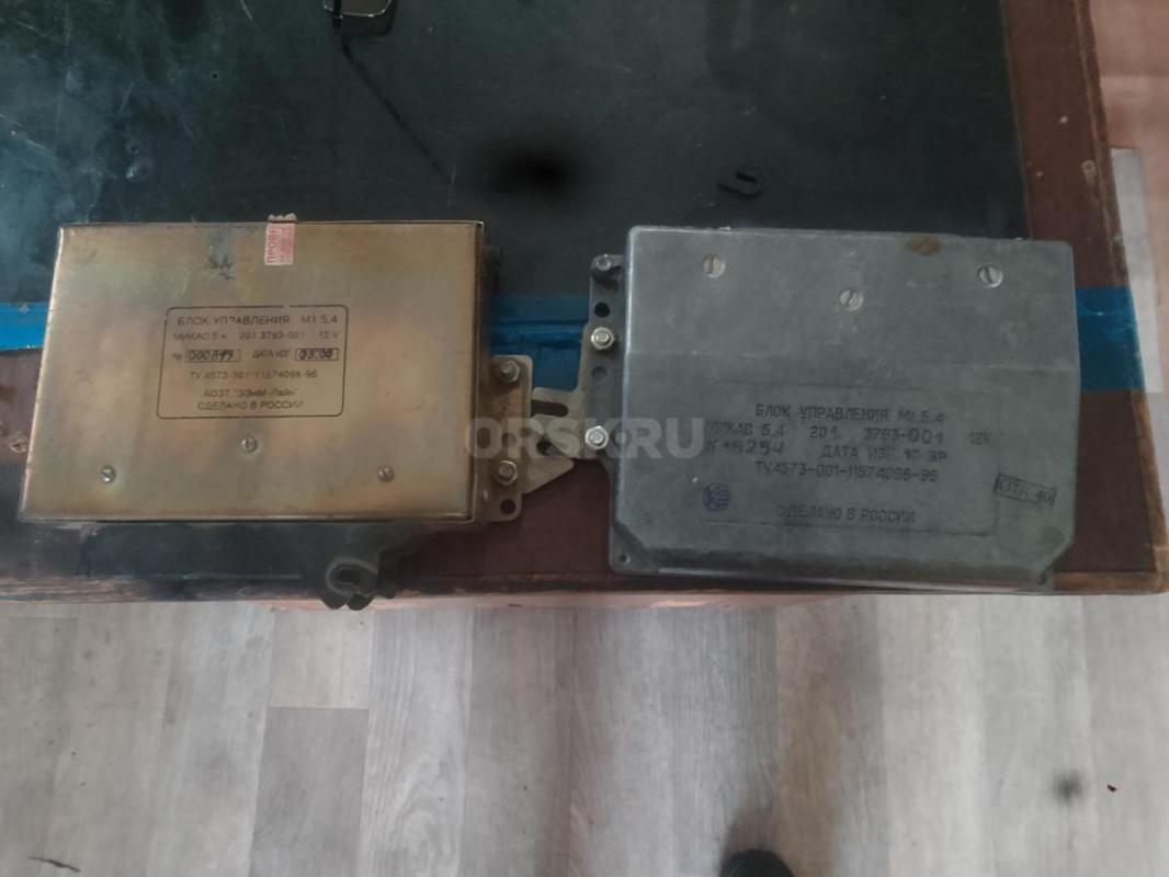 От Волги 105 бак 70л-3000руб, заднее стекло 1000руб, задний диван 1000руб, запаска р15-3000руб, блок - Орск