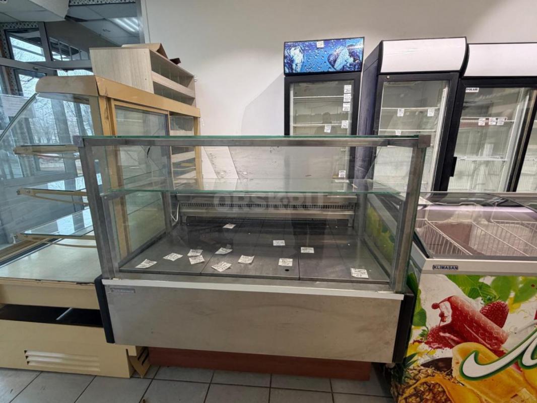 Продам торговое оборудование, холодильники, морозильники, конфетница, булочная витрина. - Орск