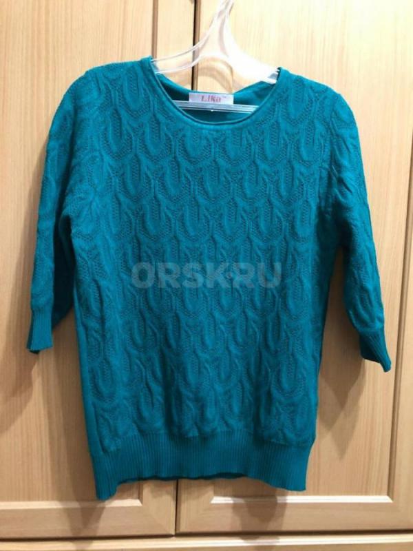 Костюмы р.48,50,52, свитера р.46,  все вещи в отличном состоянии, ватные штаны р.52-54 - все по 200 - Орск