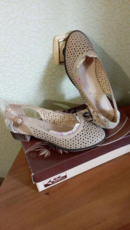 Платье р.48 ( наяву красивее, одето 1 раз) -700 руб, туфли новые р.38 ( натур. - Орск