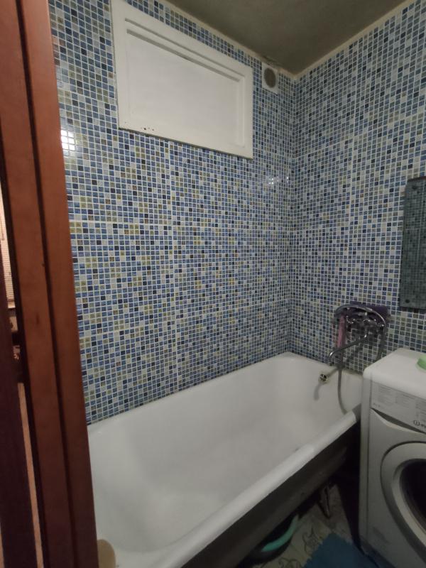 Продаётся уютная двухкомнатная квартира общей площадью 44 квадратных метра, расположенная на верхнем - Новотроицк