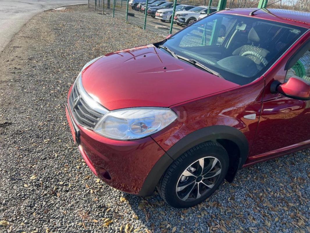 RENAULT Sandero Год 2013 Автомат
В идеальном состоянии! - Орск