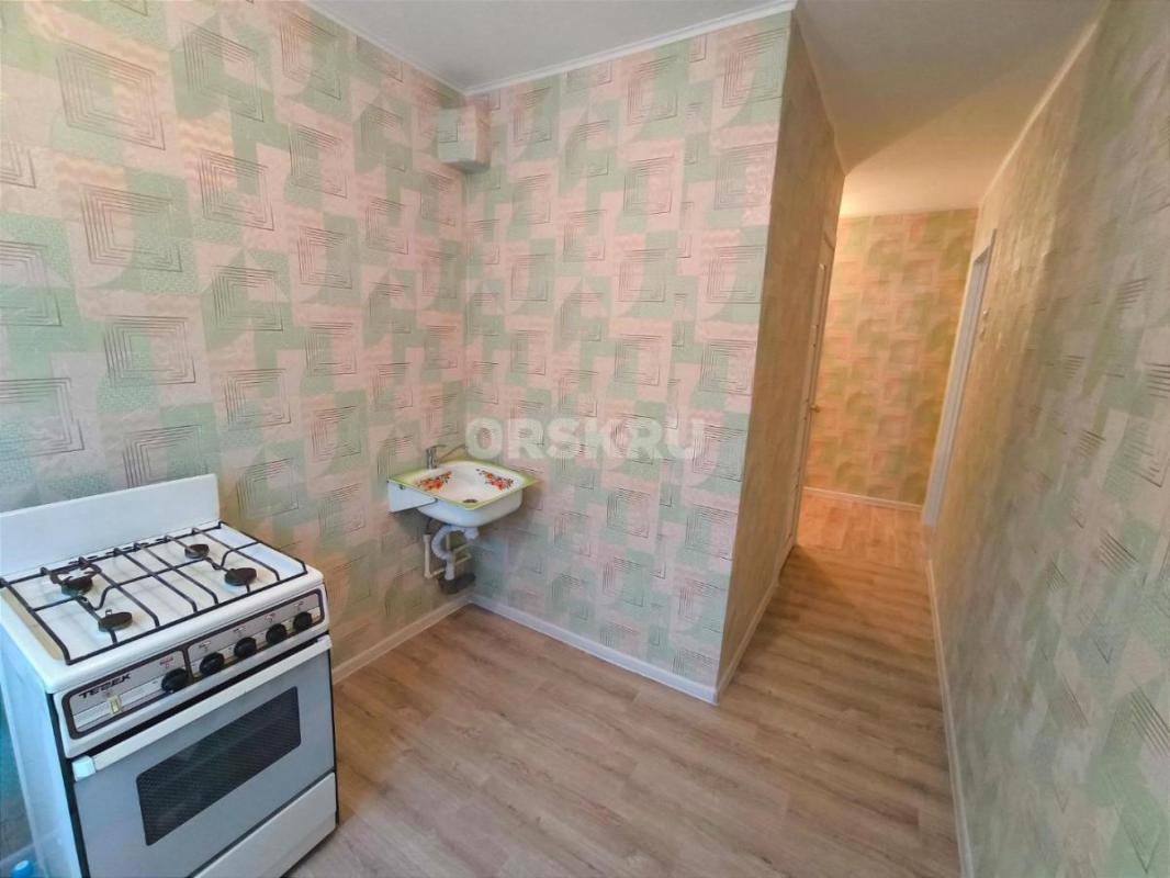 Предлагается к приобретению уютная двухкомнатная квартира общей площадью 40.3 квадратных метров, рас - Орск