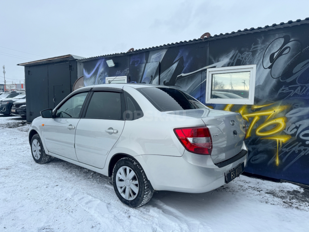 В продаже LADA GRANTA
2 ВЛАДЕЛЕЦ.
2017 года выпуска.
145.000тысяч пробега
Двигатель 1.6 (8 клапа - Орск
