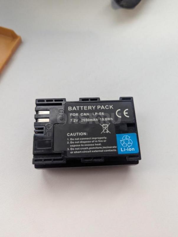 Продам  комплектом 5d Mark II,тушка с коробкой,карты памяти 8 и 128 Гб,пульт,2 батареи с зарядным ус - Орск