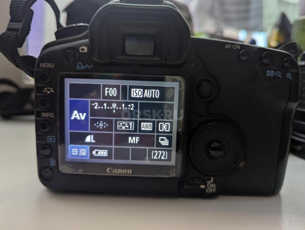 Продам  комплектом 5d Mark II,тушка с коробкой,карты памяти 8 и 128 Гб,пульт,2 батареи с зарядным ус - Орск