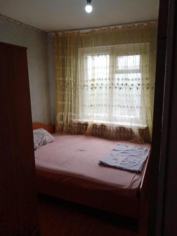 Сдам 4х комнатную квартиру командированным  (4-5 койка мест) Нефтяников 26(2 этаж) Квитанции входят - Орск