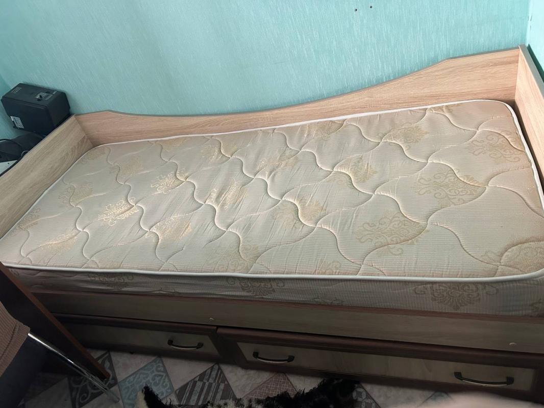Продам кровать в идеальном состоянии, с матрасом, с выдвижными ящиками. - Новотроицк