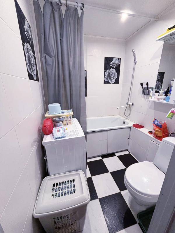 ПРОДАЕТСЯ ХОРОШАЯ УЛУЧШЕННОЙ ПЛАНИРОВКИ 2Х-КОМНАТНАЯ КВАРТИРА В САМОМ ЛУЧШЕМ РАЙОНЕ ГОРОДА на остано - Новотроицк