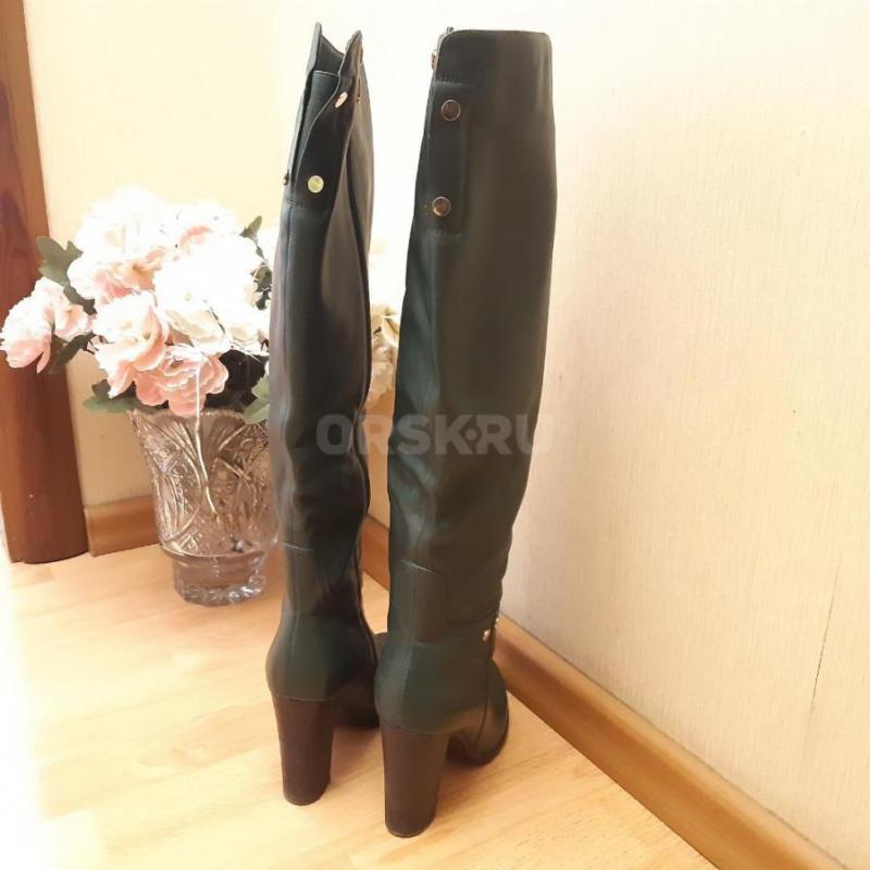 Сапоги женские, демисезонные, натуральная кожа. 39 размер, бренд RIBBICA, бомбического зеленого цвет - Орск