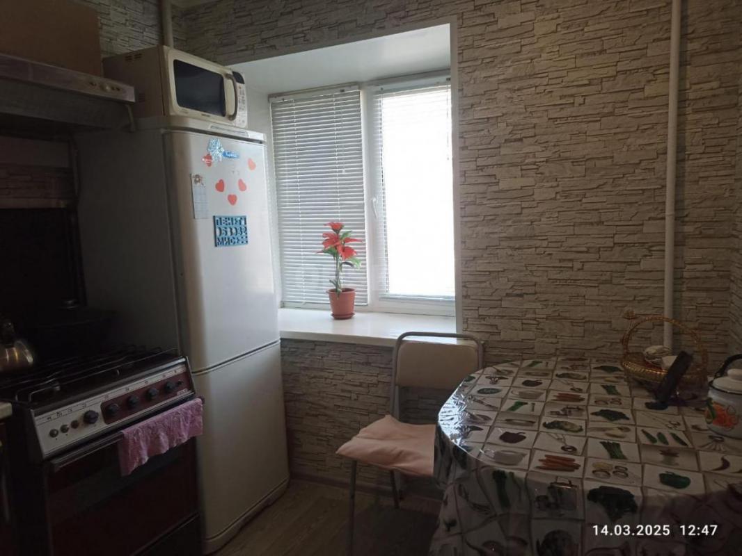 Сдадим двухкомнатную квартиру в центре города по адресу проспект Ленина 21 второй этаж ,лоджия засте - Орск