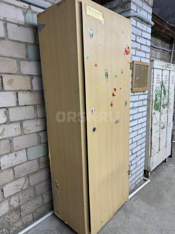 Продам большой металлический шкаф-сейф. - Орск