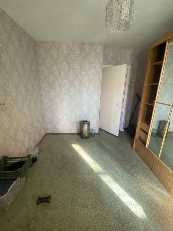 В продаже улучшенная  3-комнатная квартира по адресу:  г. - Новотроицк