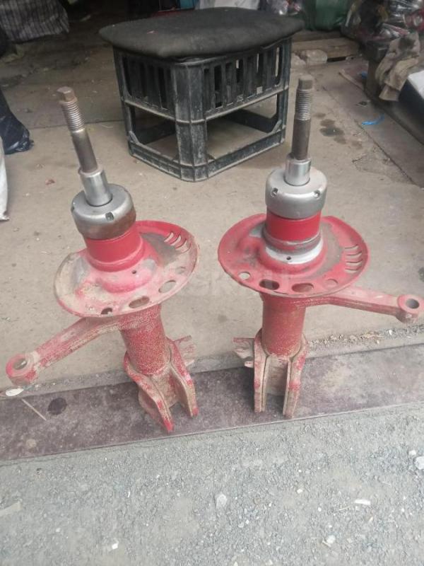 Передние стойки за 2500 нормальные, рабочие. - Орск