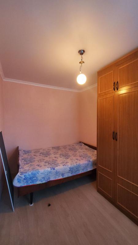 Продается уютная 2-комнатная квартира  расположенная на 2 этаже 5-этажного блочного дома по адресу: - Гай