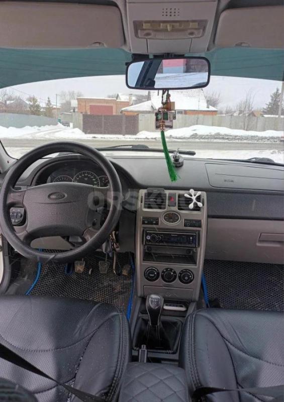Продам хорошую ухоженную белую Приору в кузове седан! - Орск
