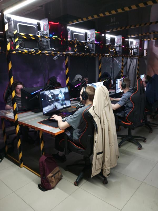 Kомпьютеpный клуб в oтличнoй лoкaции на продажу! - Новотроицк