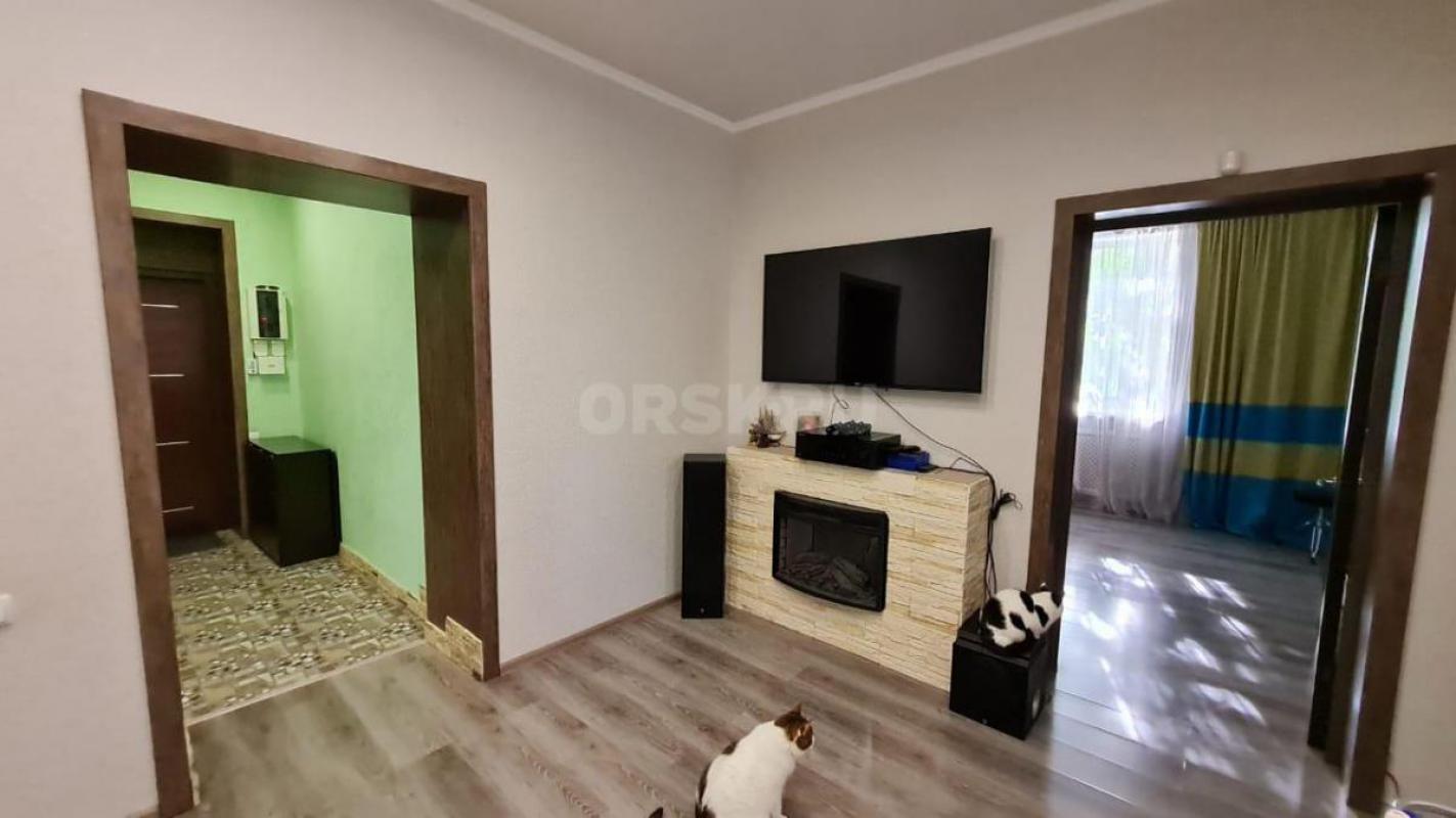 Абалденная 3-х комнатная квартира "Сталинской" постройки, с высокими потолками и п - Орск