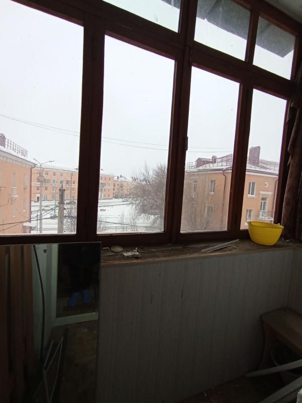 В продаже большая 2-комнатная квартира старого типа по адресу:  г. - Новотроицк