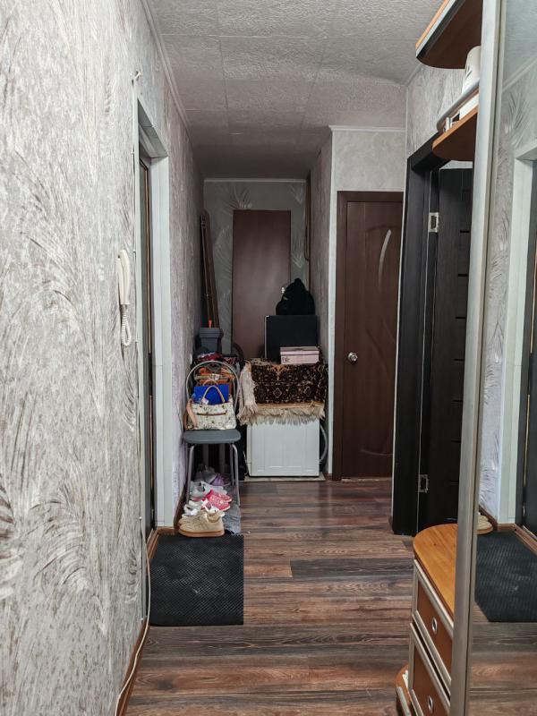 Продается 2-х квартира квартира на 4 этаже 5 этажного панельного дома по адресу г Новотроицк пр-т Ко - Новотроицк