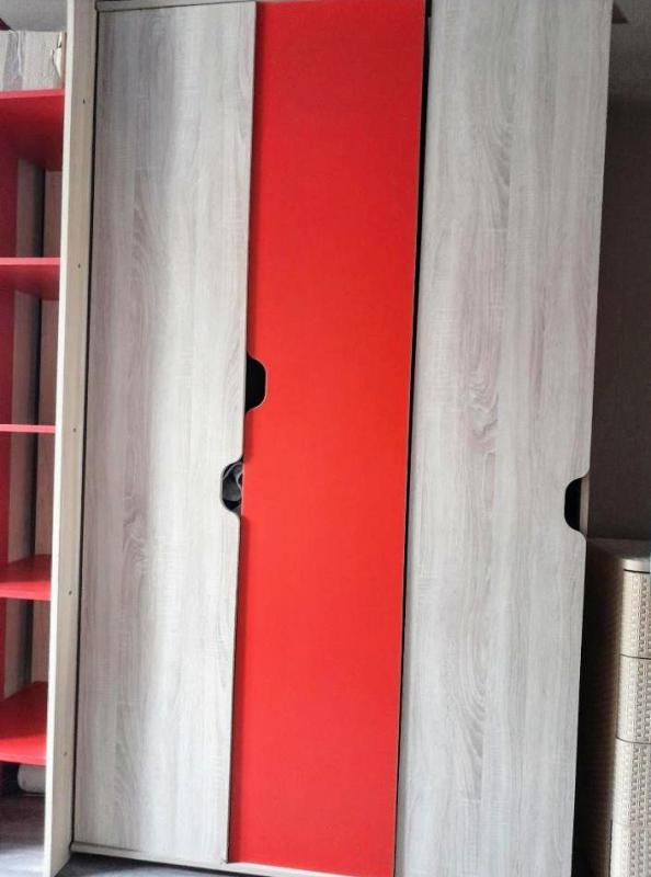 Стенка-шкаф в хорошем состоянии, длиной 280 см, очень много отсеков, полок, есть шкаф платяной с доп - Новотроицк