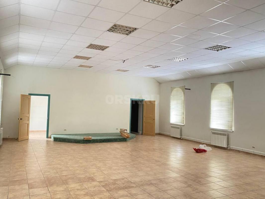 Красивый  большой дом, на незатопляемой территории. - Орск