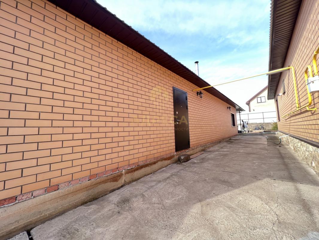 Продаётся просторный и надёжный дом для большой семьи, со всей необходимой инфраструктурой для комфо - Ленина