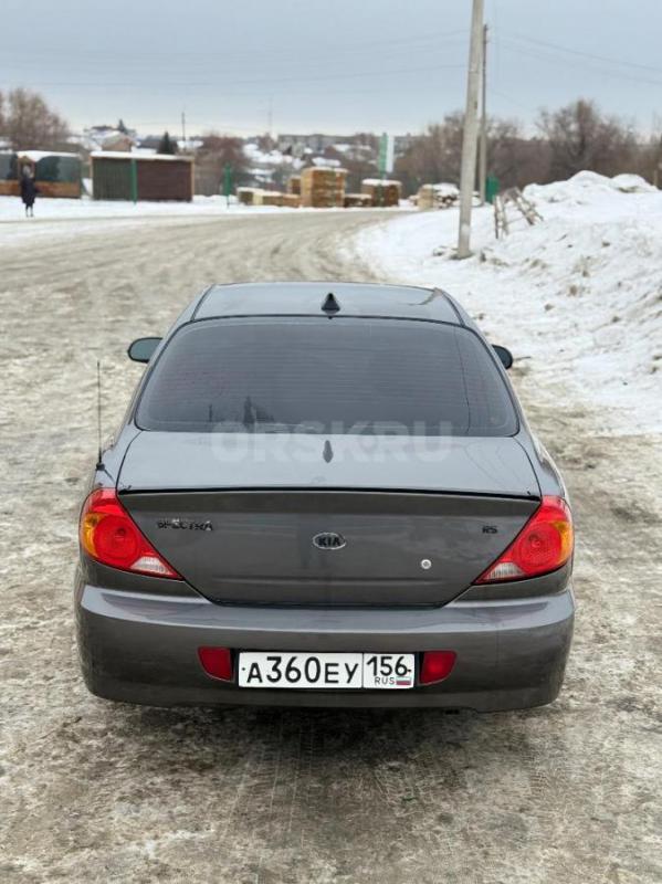 Продам Kia Spectra 2006 года, 2 комплекта колес, лето на дисках,Гур, кондиционер заправленный, обогр - Орск